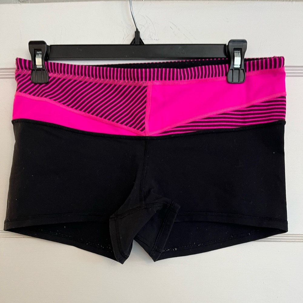 Lululemon reversible shorts with pink band size 4